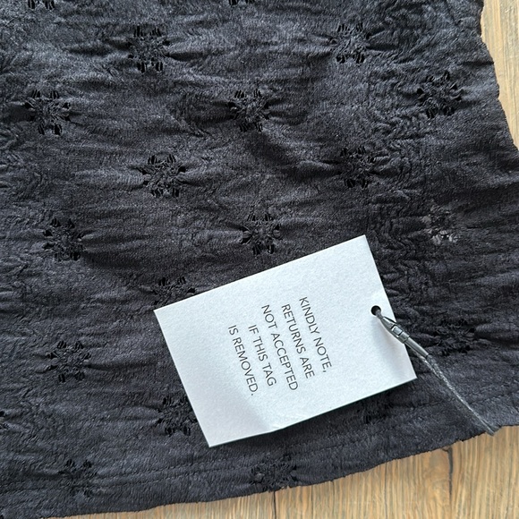 Tularosa - Elise Top in Black - Picture 3 of 5